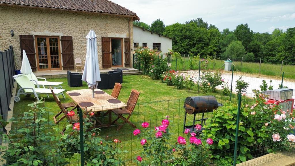Ferienwohnung Chez Lucia A 15Min De Perigueux A 6Km Autoroute A89 Eglise-Neuve-de-Vergt Exterior foto